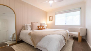 Agnes Break - 3 Bedroom, 2 Bath, 400m to Beach